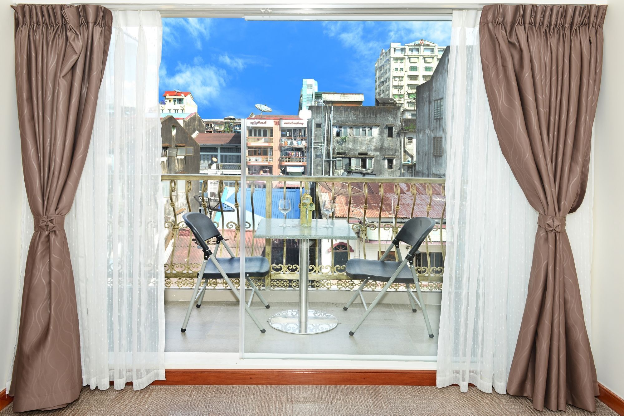 Hotel Bond Rangoon Buitenkant foto