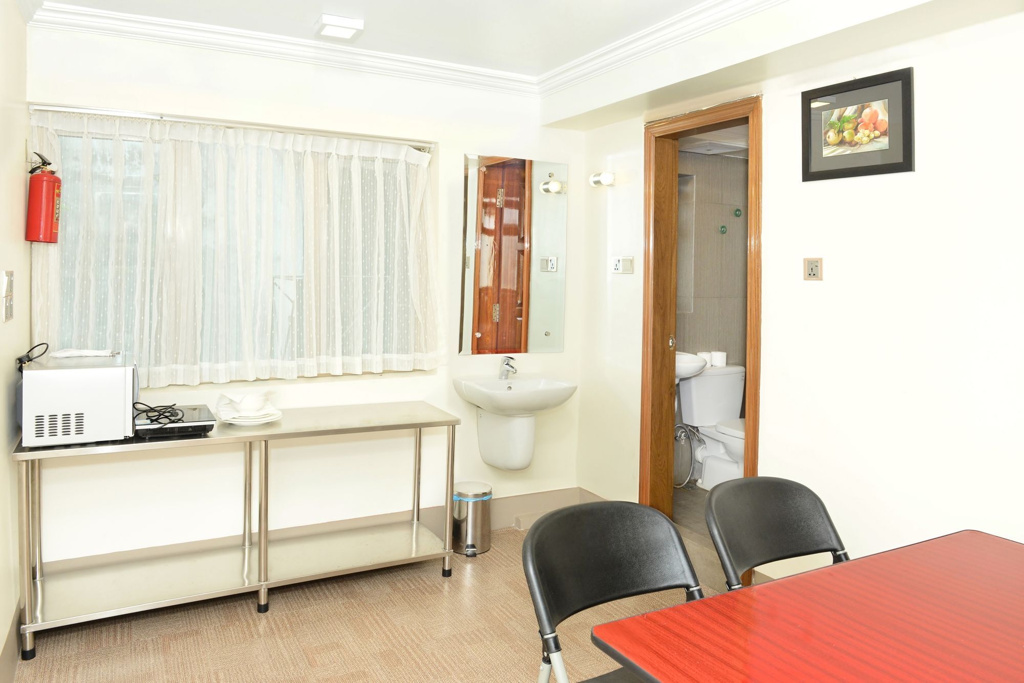 Hotel Bond Rangoon Buitenkant foto
